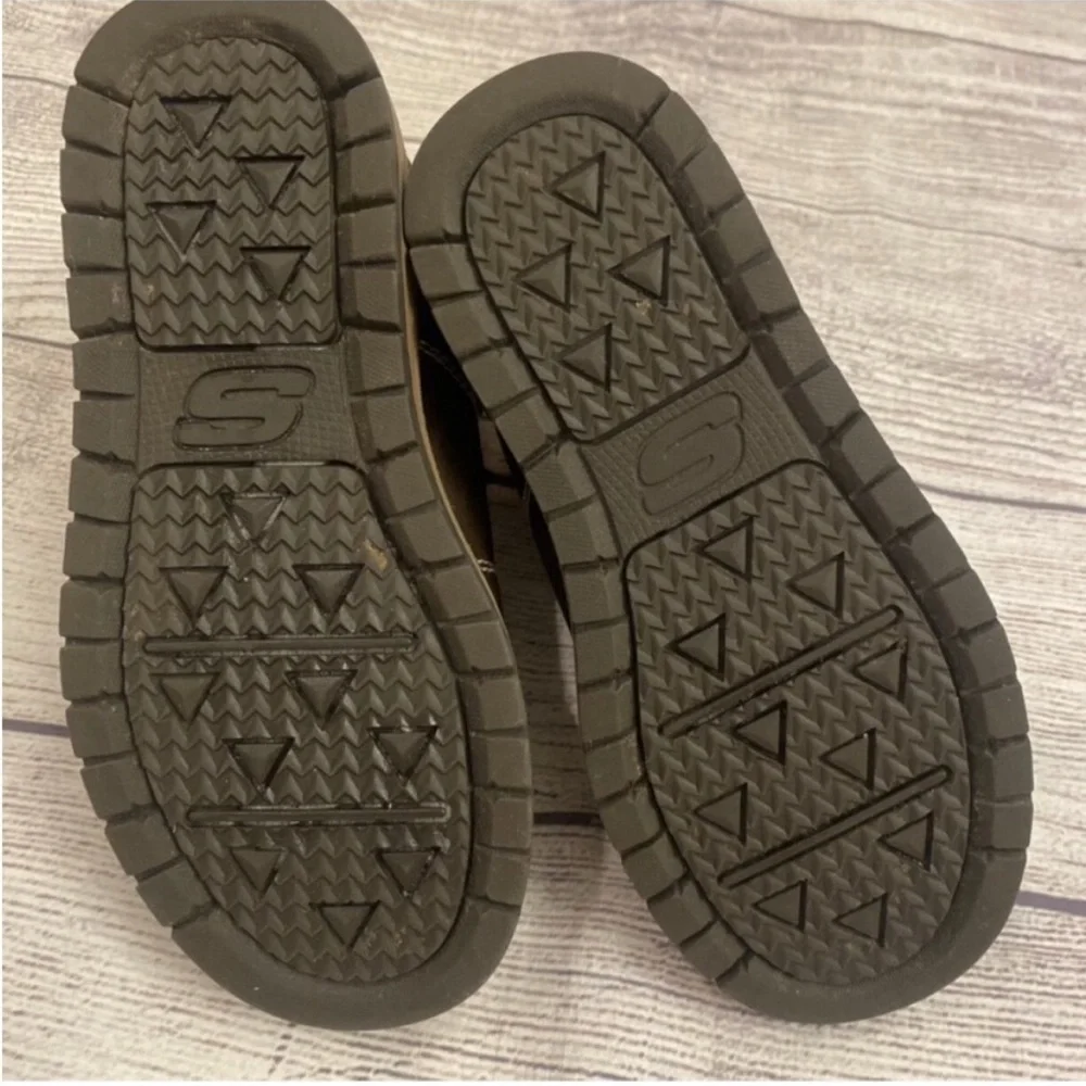 Skechers  boots size 11 toddler boys
